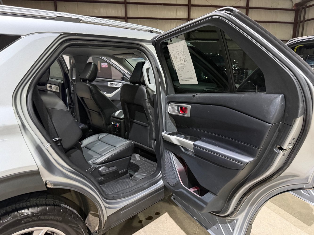 Used 2022 Ford Explorer Limited w/ Equipment Group 301A AWD/4WD image 21
