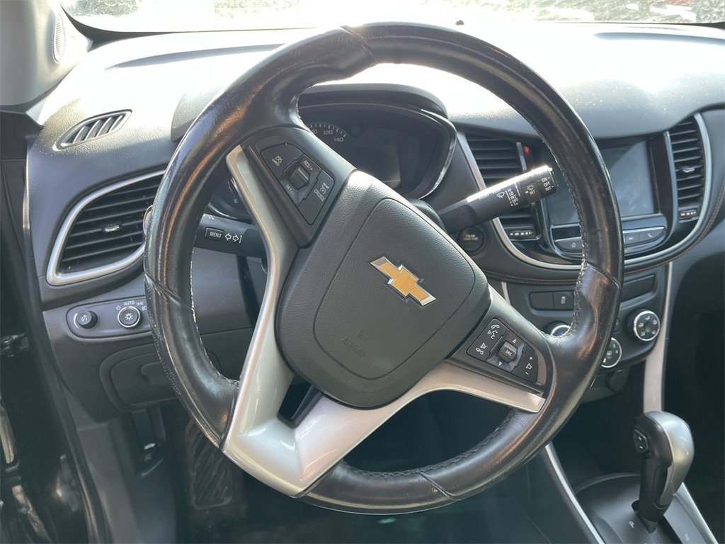 Used 2019 Chevrolet Trax LT w/ LT Convenience Package image 5