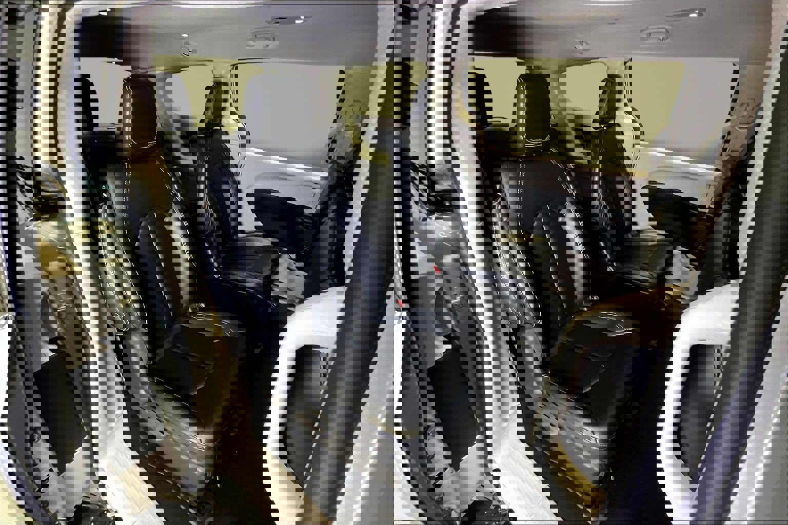 Used 2024 Chrysler Pacifica Select image 25