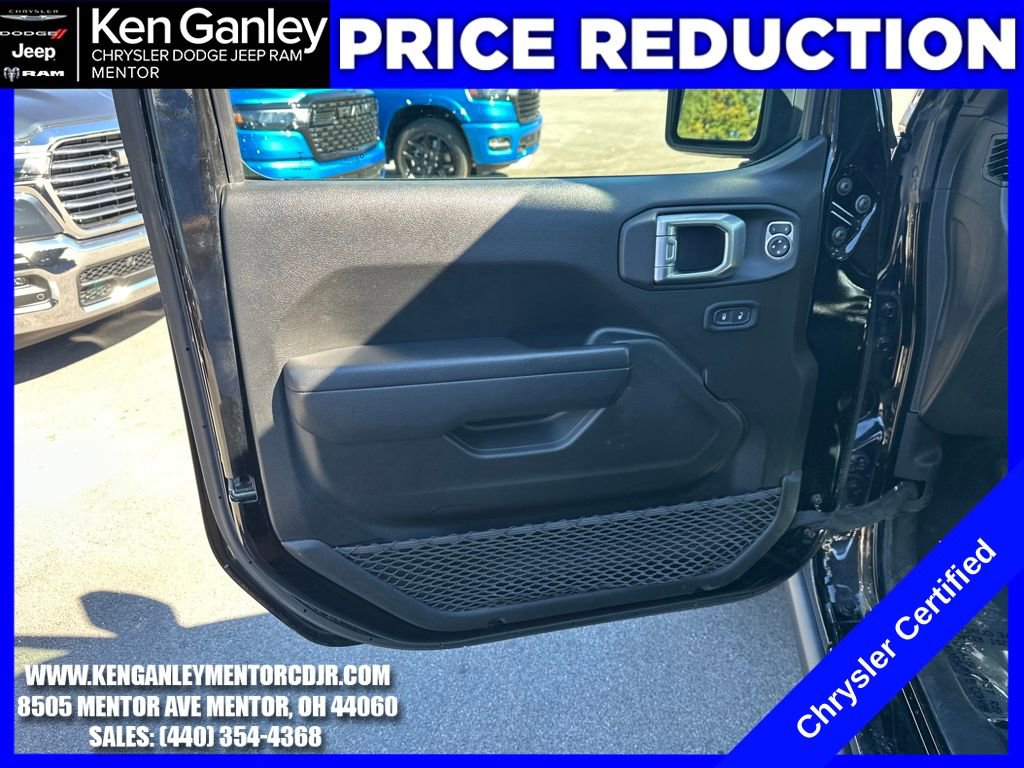 Certified 2022 Jeep Gladiator Willys image 11