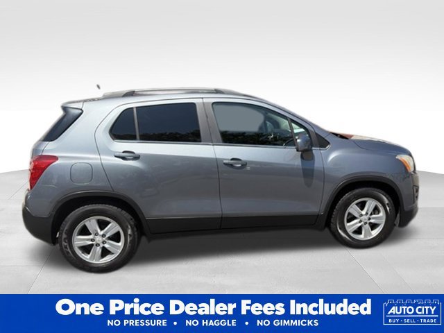 Used 2015 Chevrolet Trax LT w/ LT Sun and Sound Package FWD image 31