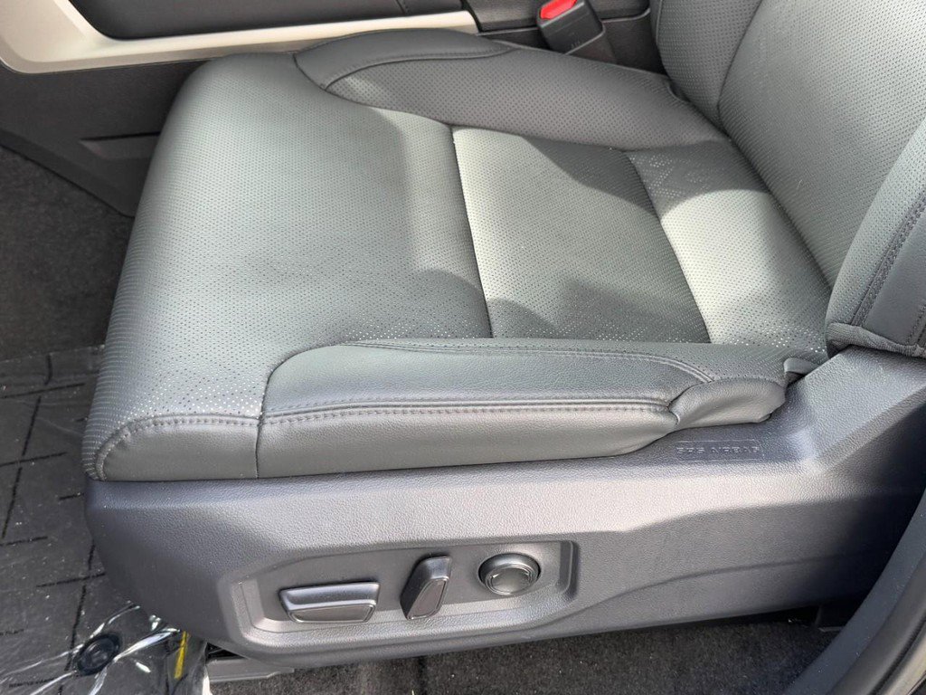 Used 2025 Toyota Sequoia 4WD image 25