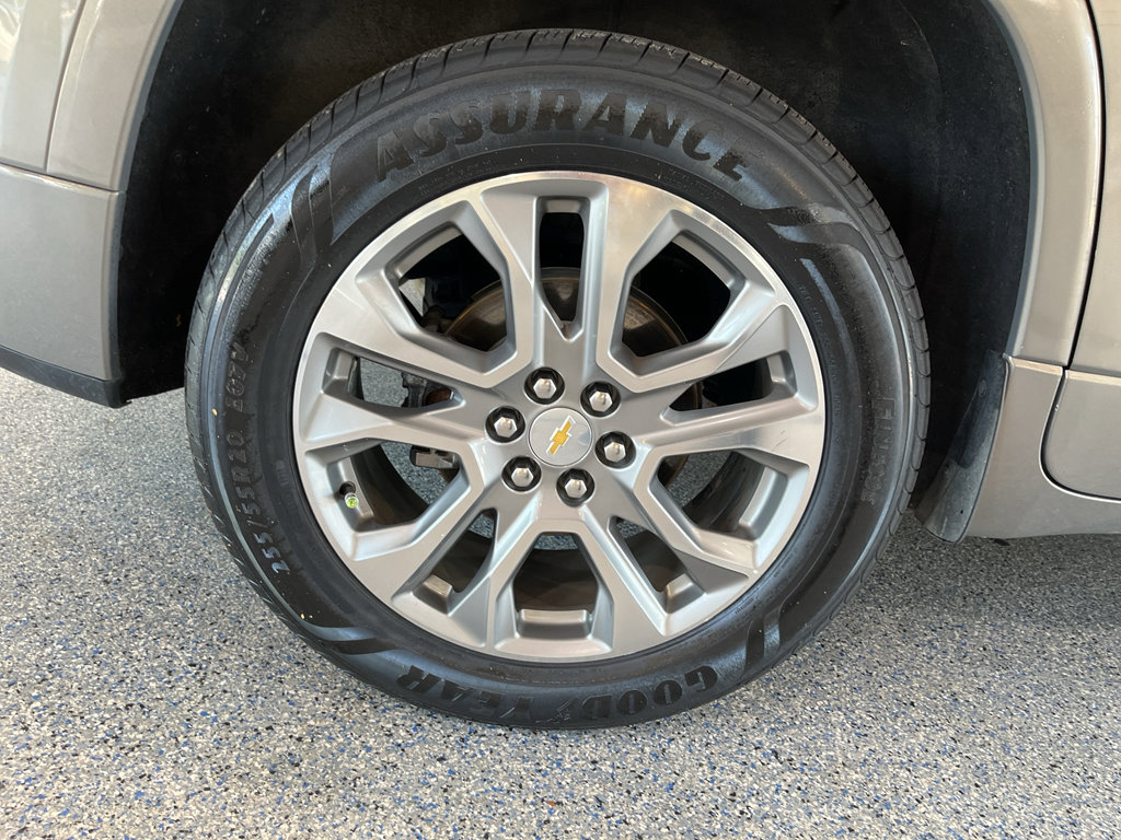 Used 2019 Chevrolet Traverse Premier w/ Driver Confidence II Package image 34