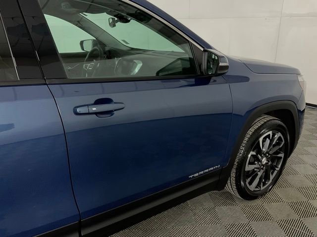 Used 2024 GMC Terrain SLT image 9