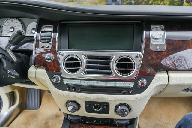 Used 2011 Rolls-Royce Ghost image 48