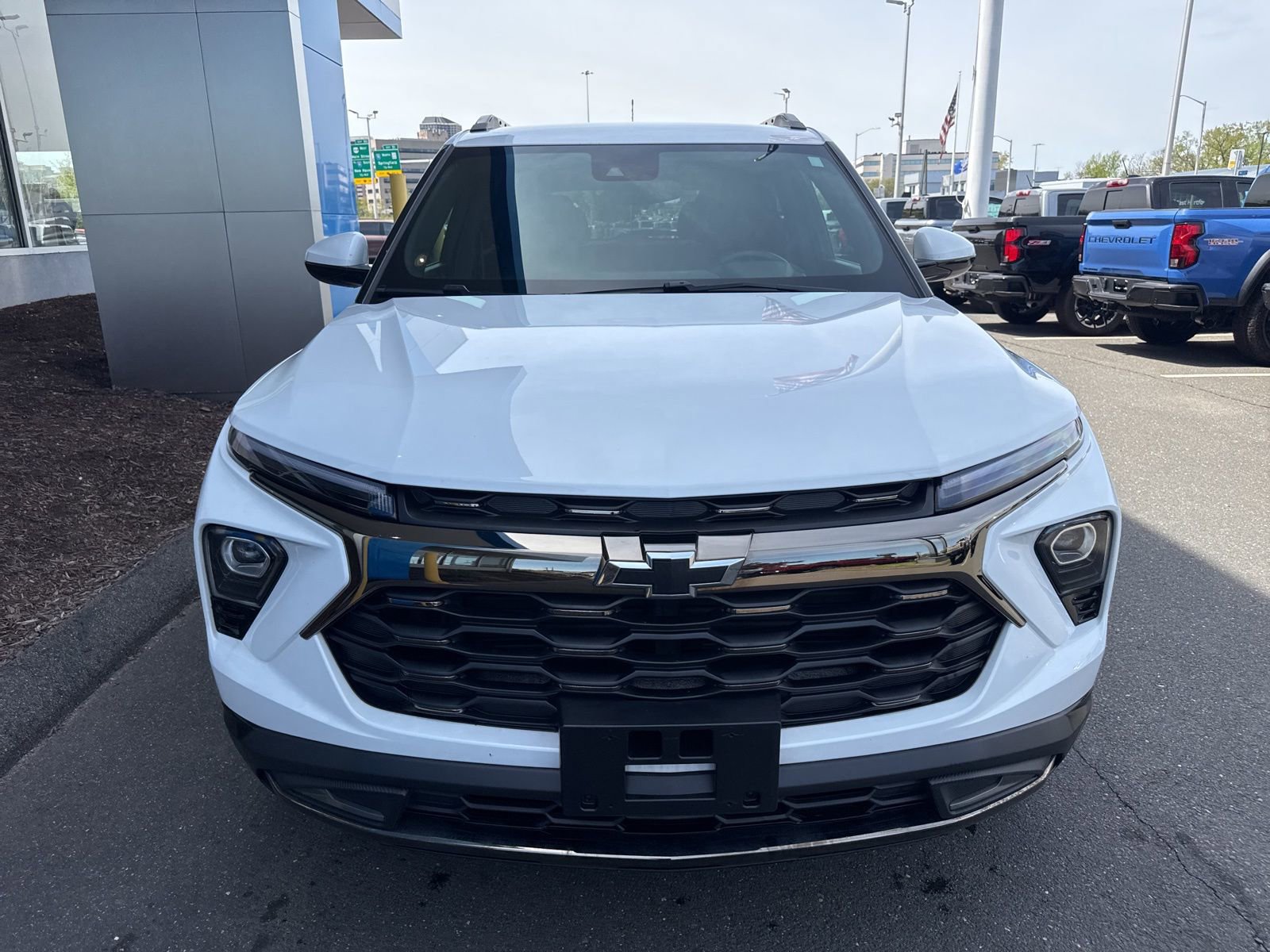 Used 2024 Chevrolet TrailBlazer ACTIV w/ Driver Confidence Package AWD/4WD image 3