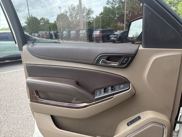 Used 2017 Chevrolet Suburban LT w/ LT Signature Package image 9