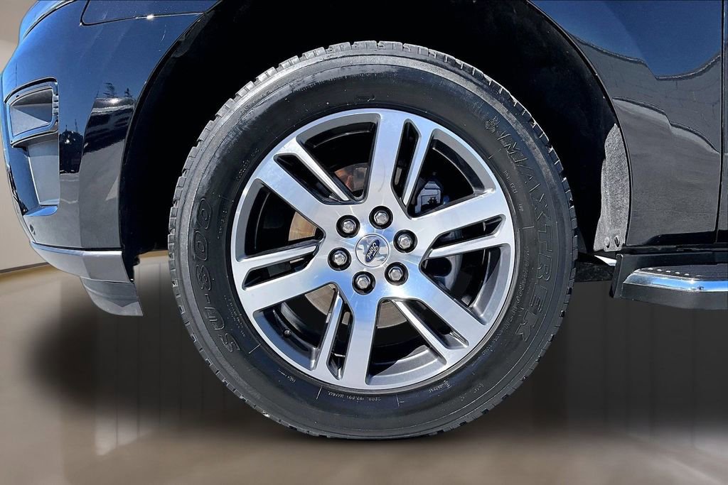 Used 2023 Ford Expedition XLT image 33