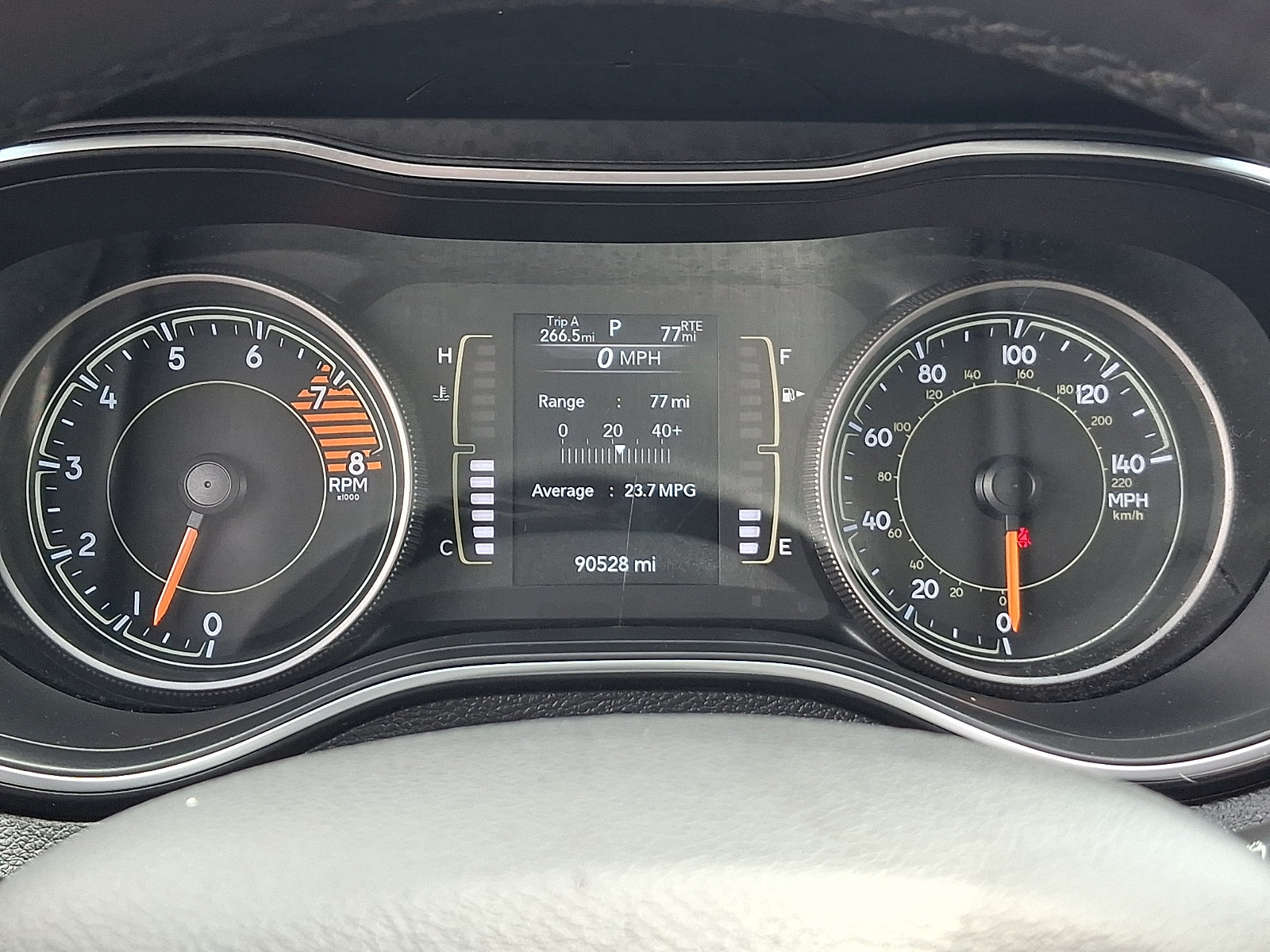 Used 2019 Jeep Cherokee Latitude Plus w/ Cold Weather Group AWD/4WD image 21