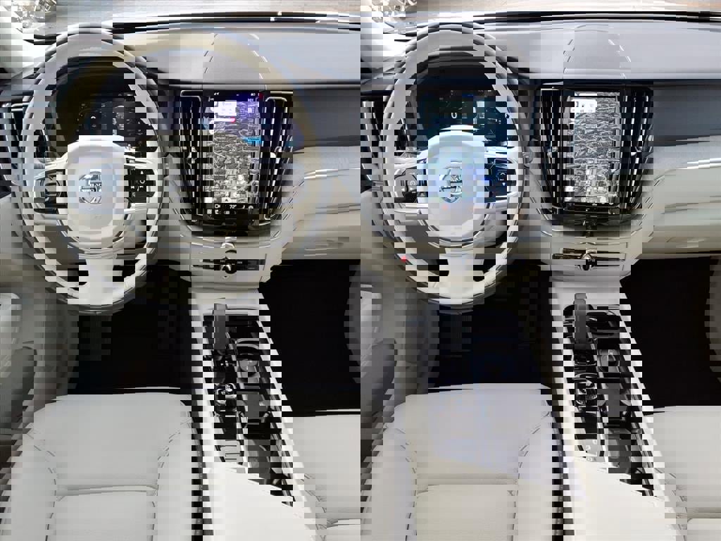 Certified 2023 Volvo XC60 B5 Plus w/ Climate Package image 13