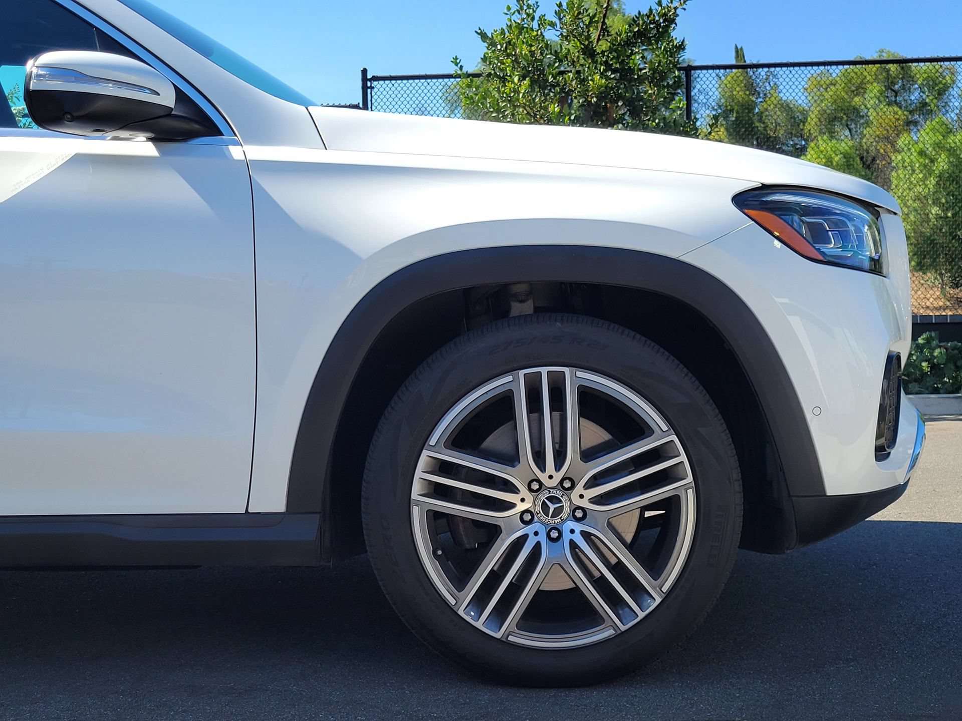Used 2024 Mercedes-Benz GLS 450 4MATIC image 11