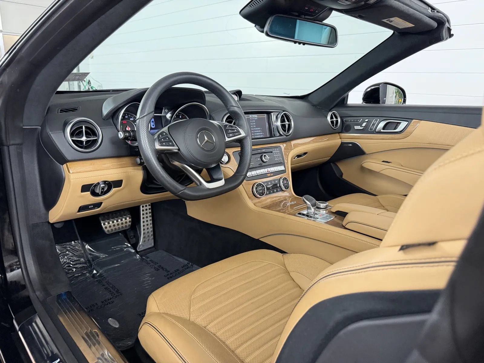 Used 2017 Mercedes-Benz SL 550 image 11