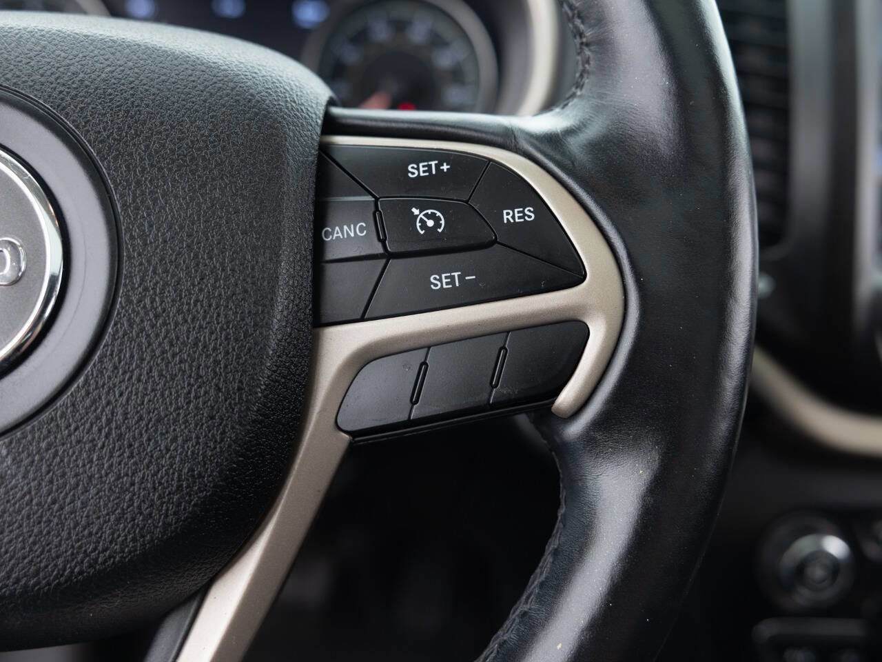 Used 2014 Jeep Cherokee Limited AWD/4WD image 39