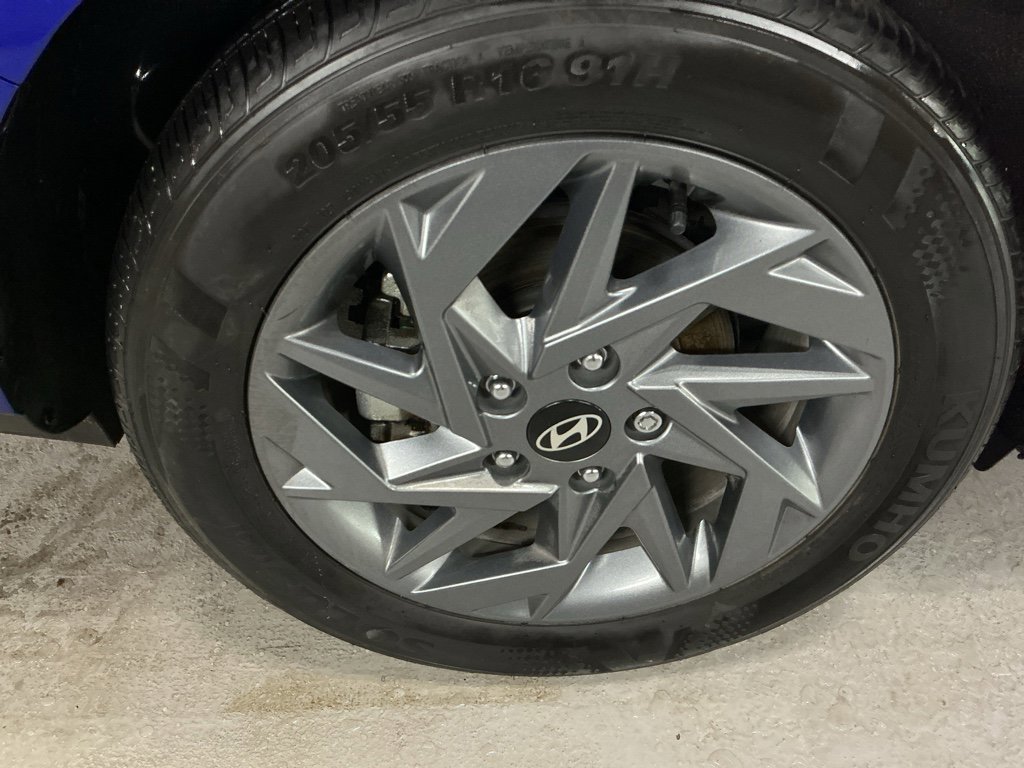 Certified 2024 Hyundai Elantra Blue image 5