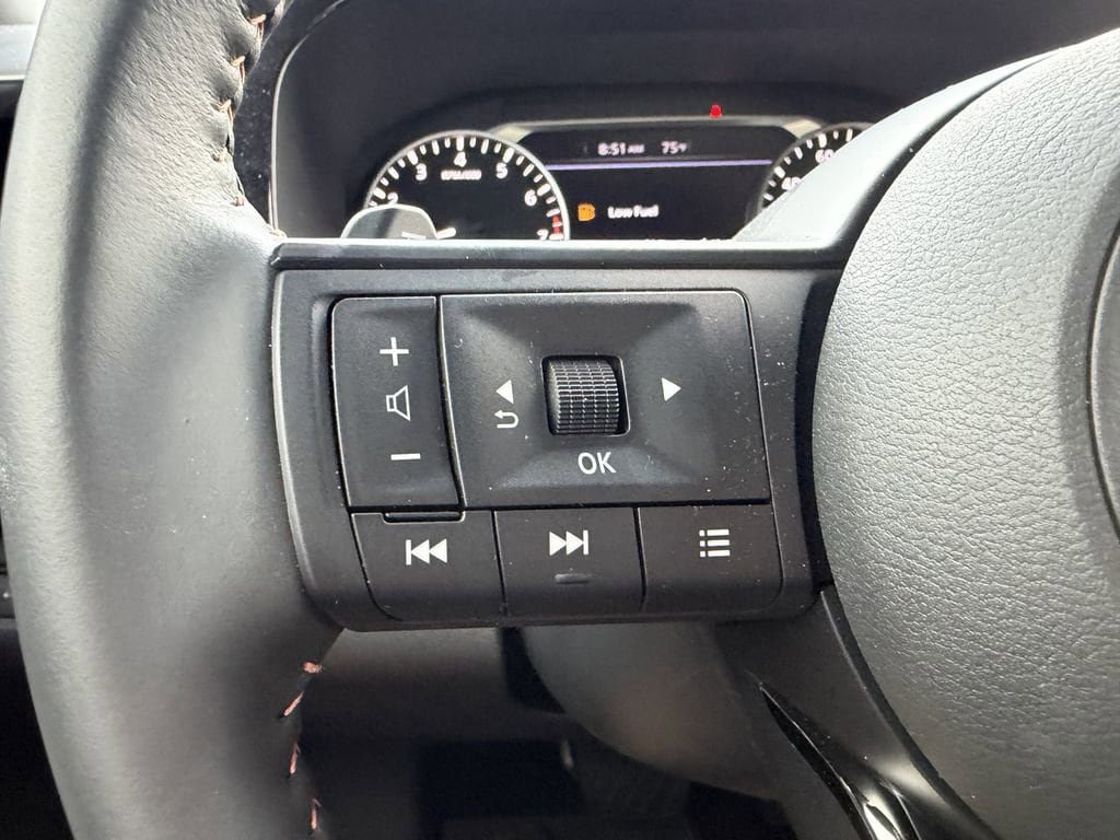 Used 2025 Nissan Pathfinder Rock Creek AWD/4WD image 30