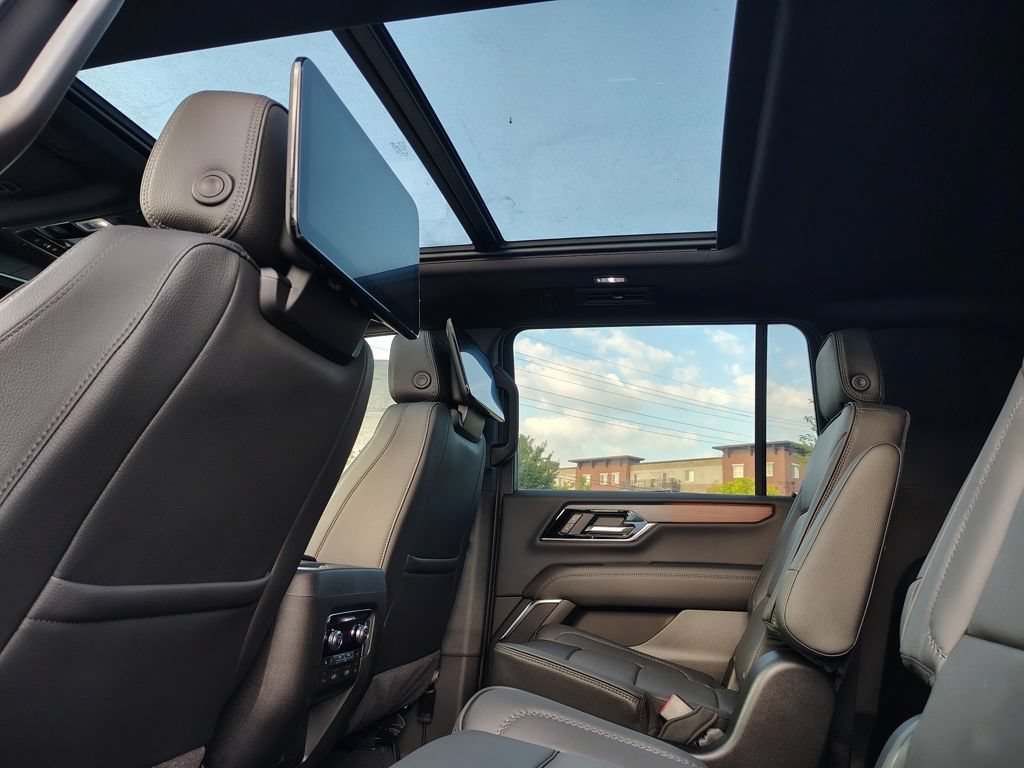 New 2026 GMC Yukon XL Denali w/ Denali Reserve Package AWD/4WD image 44