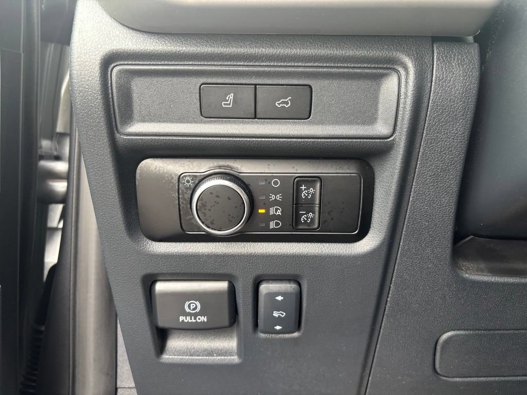 Used 2024 Ford Expedition XLT AWD/4WD image 35