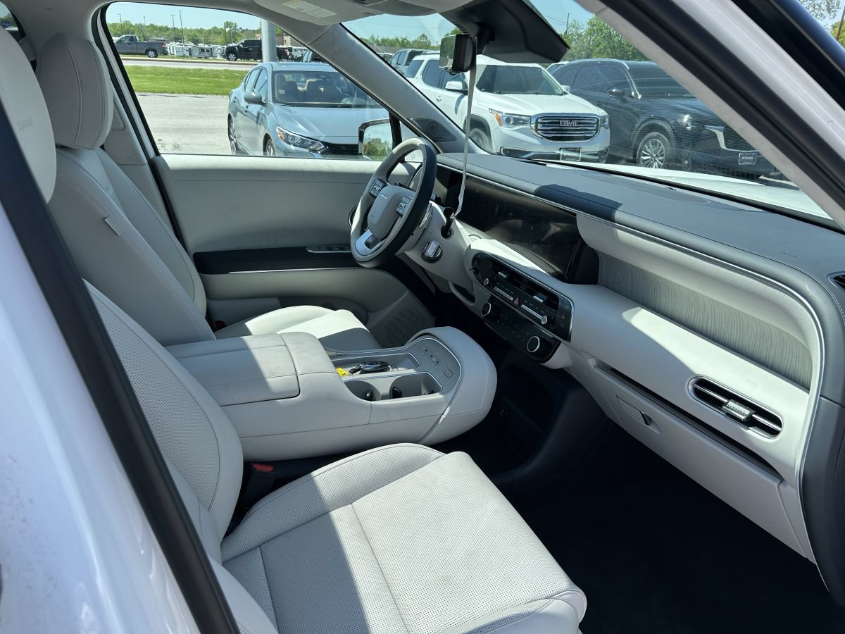 Used 2026 Hyundai Palisade Calligraphy AWD/4WD image 13