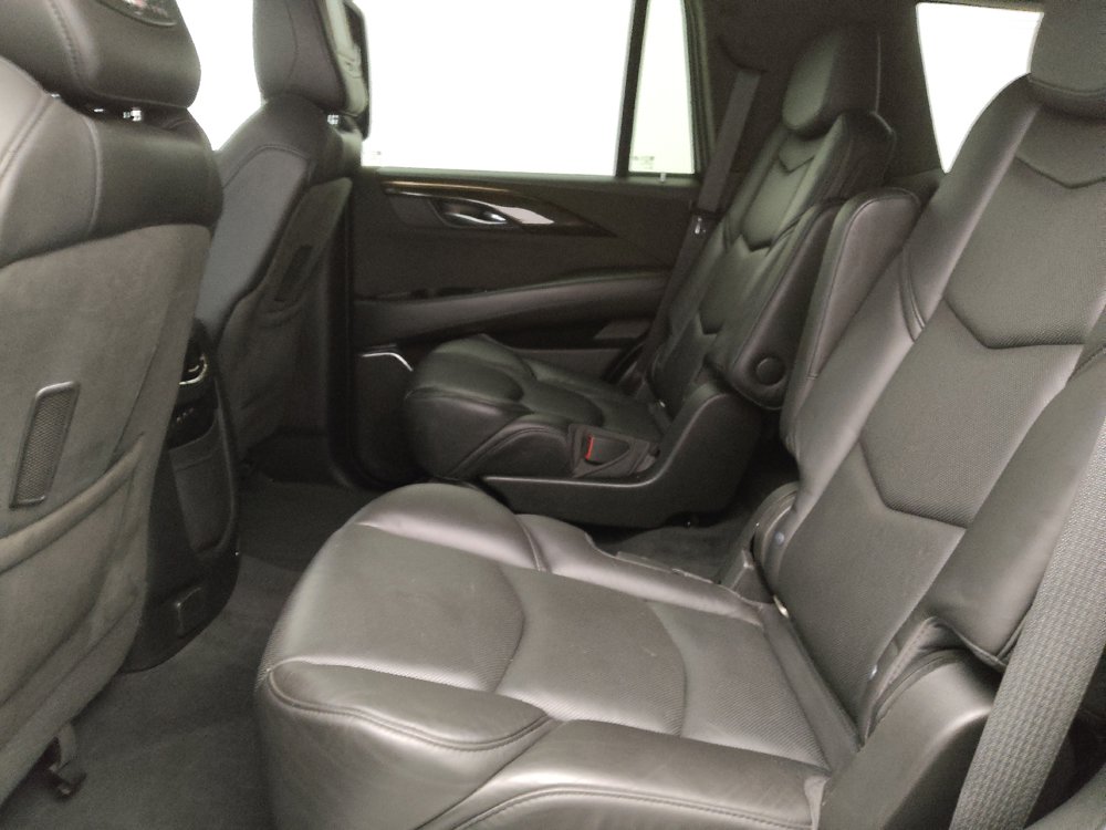 Used 2018 Cadillac Escalade Platinum AWD/4WD image 18