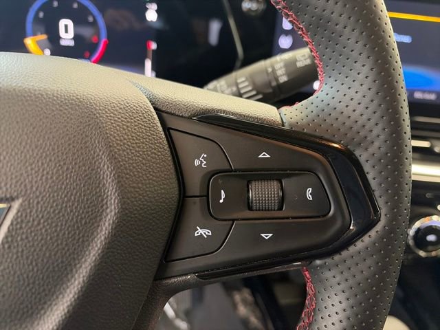 Used 2025 Chevrolet Trax RS w/ Driver Confidence Package image 52