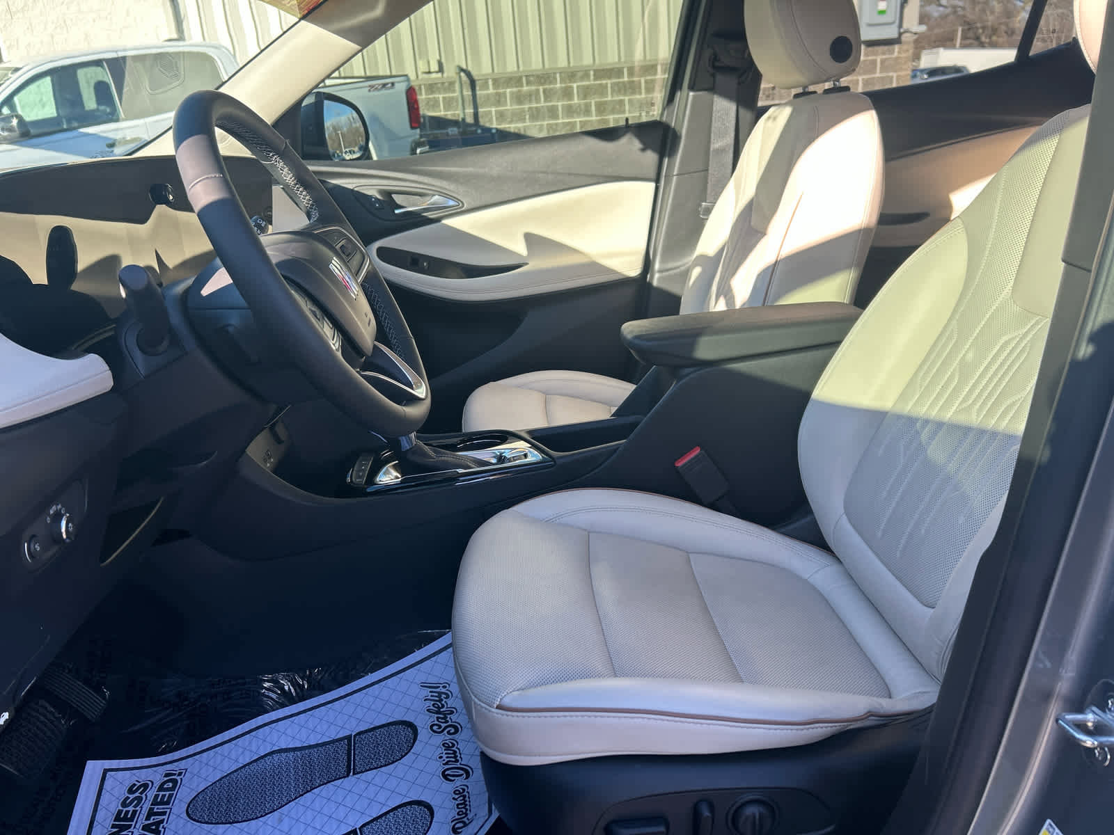 Used 2024 Buick Encore GX Avenir w/ Avenir Technology Package image 13