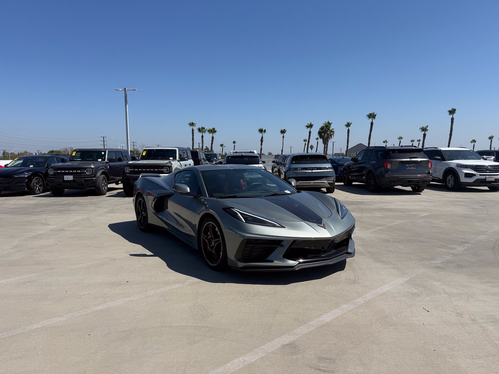 Used 2023 Chevrolet Corvette Stingray Premium Cpe w/ Z51 Performance Package RWD image 4