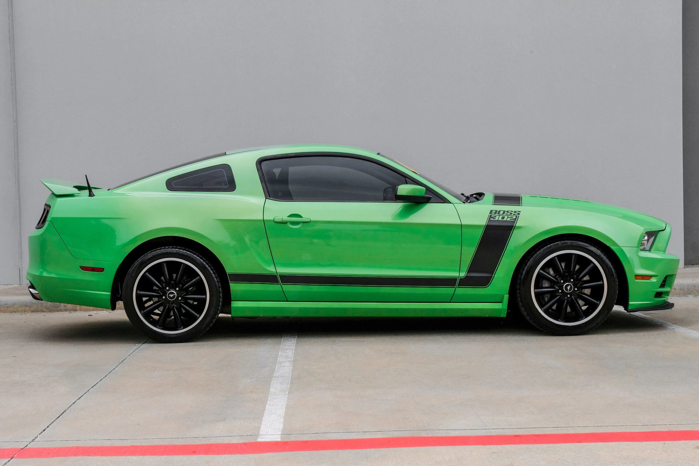 Used 2013 Ford Mustang Boss 302 w/ Boss 302 Accessory Pkg RWD image 3