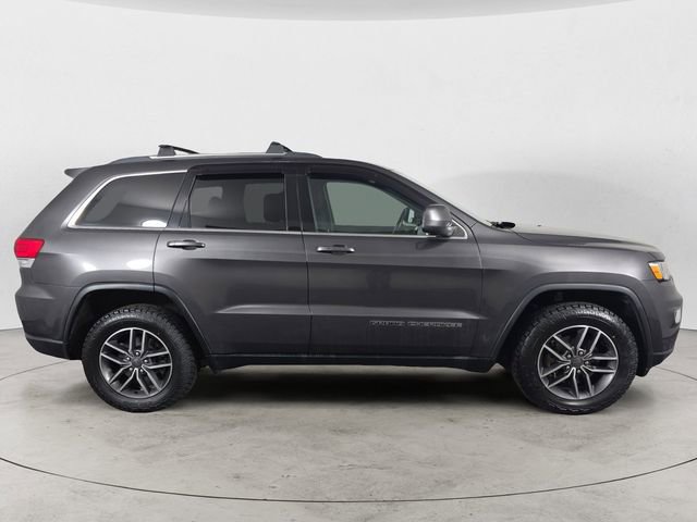 Used 2019 Jeep Grand Cherokee Laredo w/ Security & Convenience Group AWD/4WD image 6