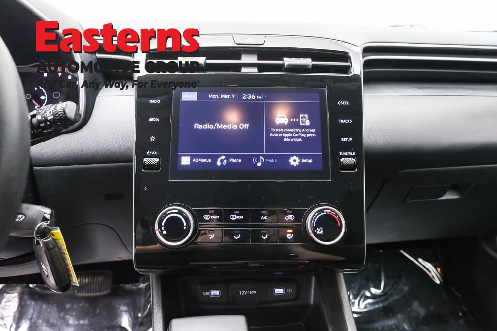 Used 2023 Hyundai Tucson SE image 12