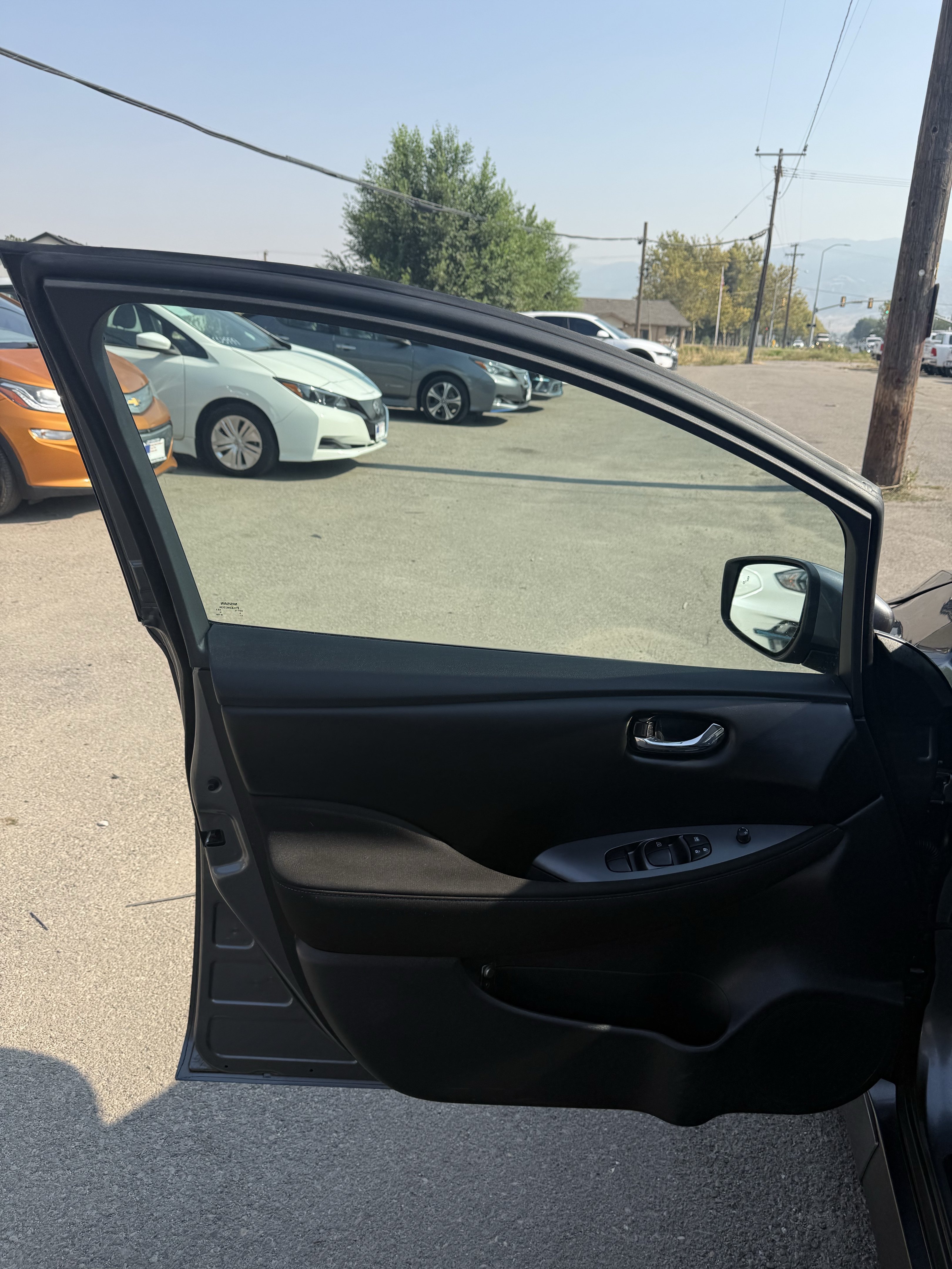 Used 2025 Nissan Leaf S FWD image 18
