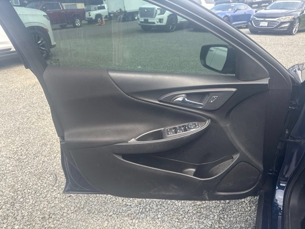 Used 2022 Chevrolet Malibu LT FWD image 15