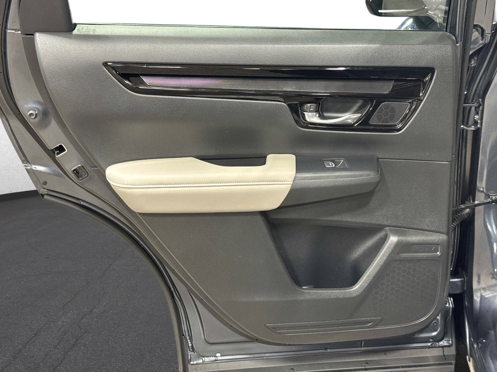 Used 2025 Honda CR-V EX-L image 13