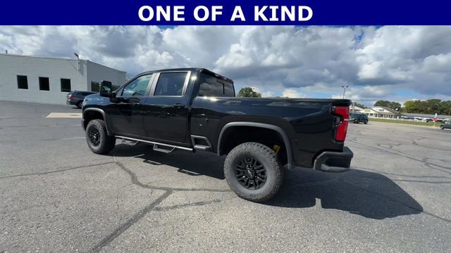Certified 2024 Chevrolet Silverado 2500 ZR2 w/ LPO, Dark Essentials Package image 7