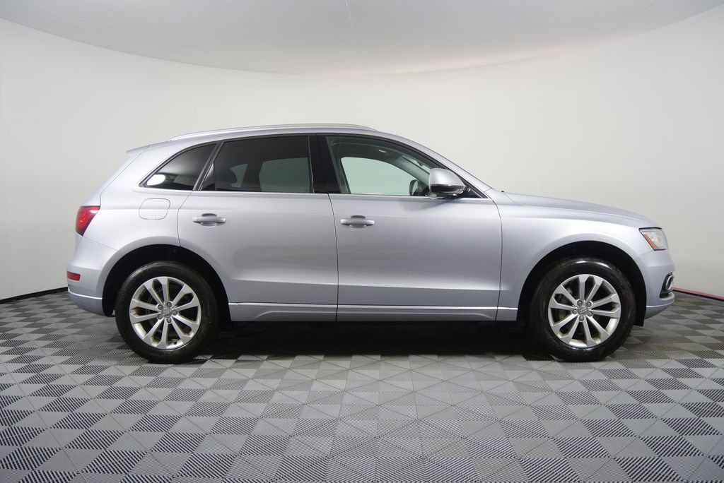 Used 2016 Audi Q5 2.0T Premium Plus w/ Technology Package image 2