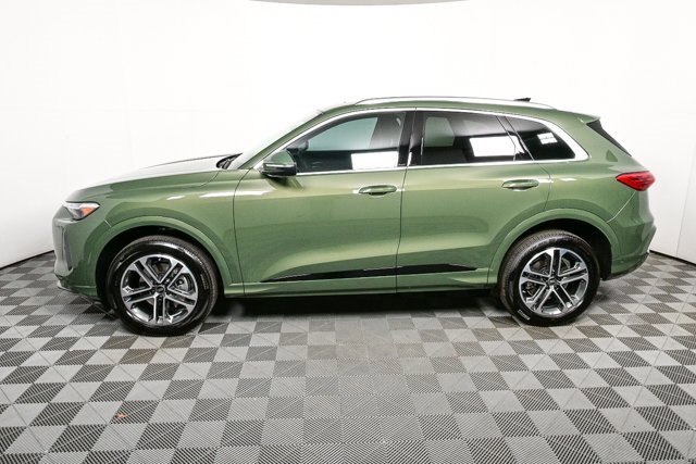 New 2025 Audi Q5 Premium Plus image 32