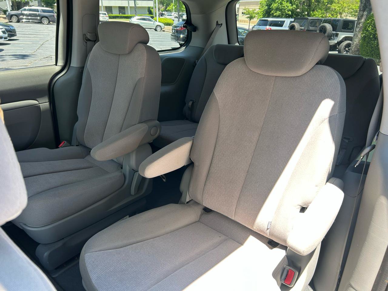 Used 2009 Kia Sedona LX w/ PWR Pkg FWD image 15