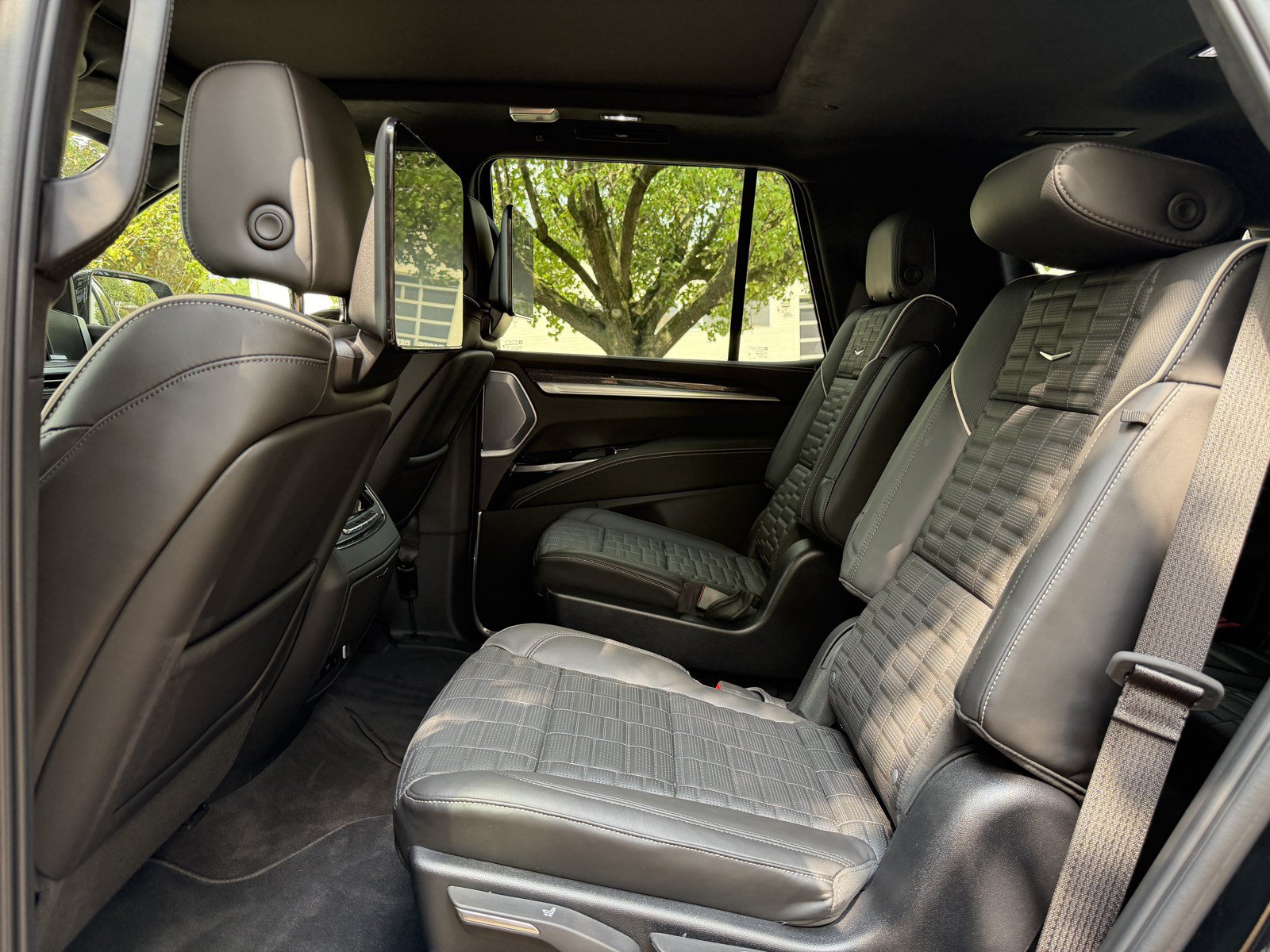 Used 2026 Cadillac Escalade V AWD/4WD image 39