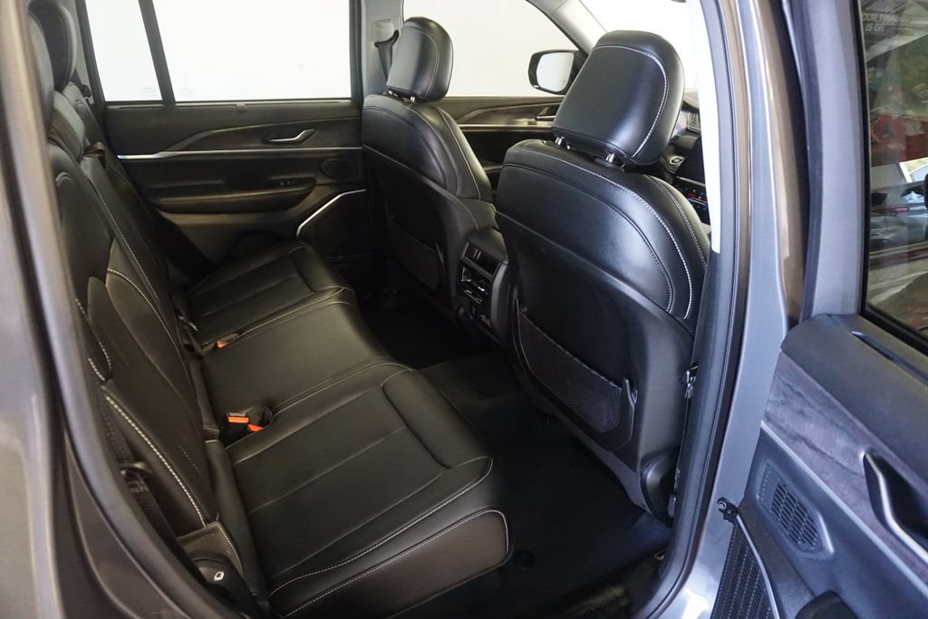 Used 2023 Jeep Grand Cherokee 4WD 4xe w/ Luxury Tech Group II image 26
