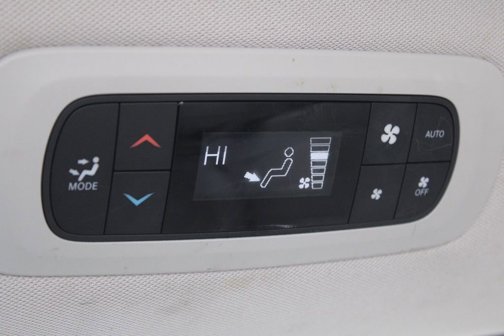 Used 2017 Chrysler Pacifica Touring-L image 31