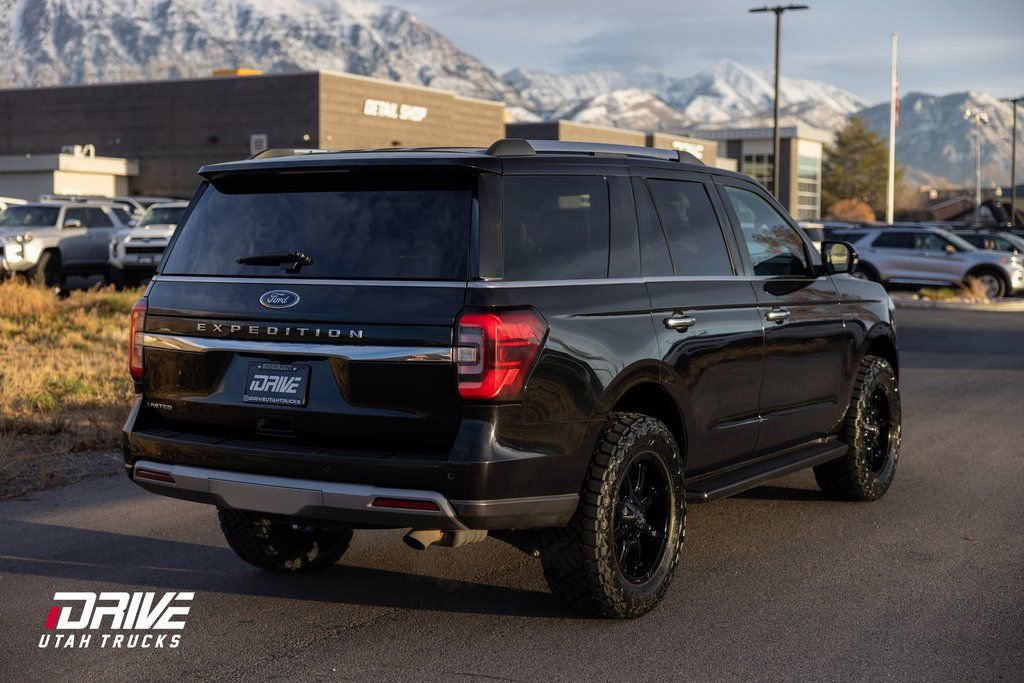 Used 2024 Ford Expedition Limited image 8