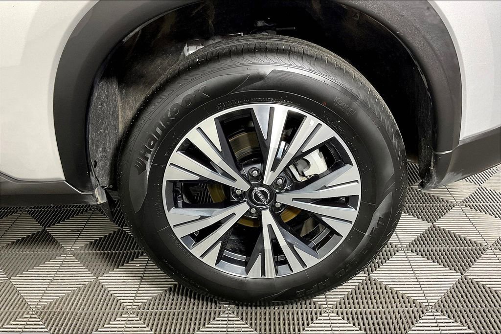 Certified 2023 Nissan Rogue SV image 10
