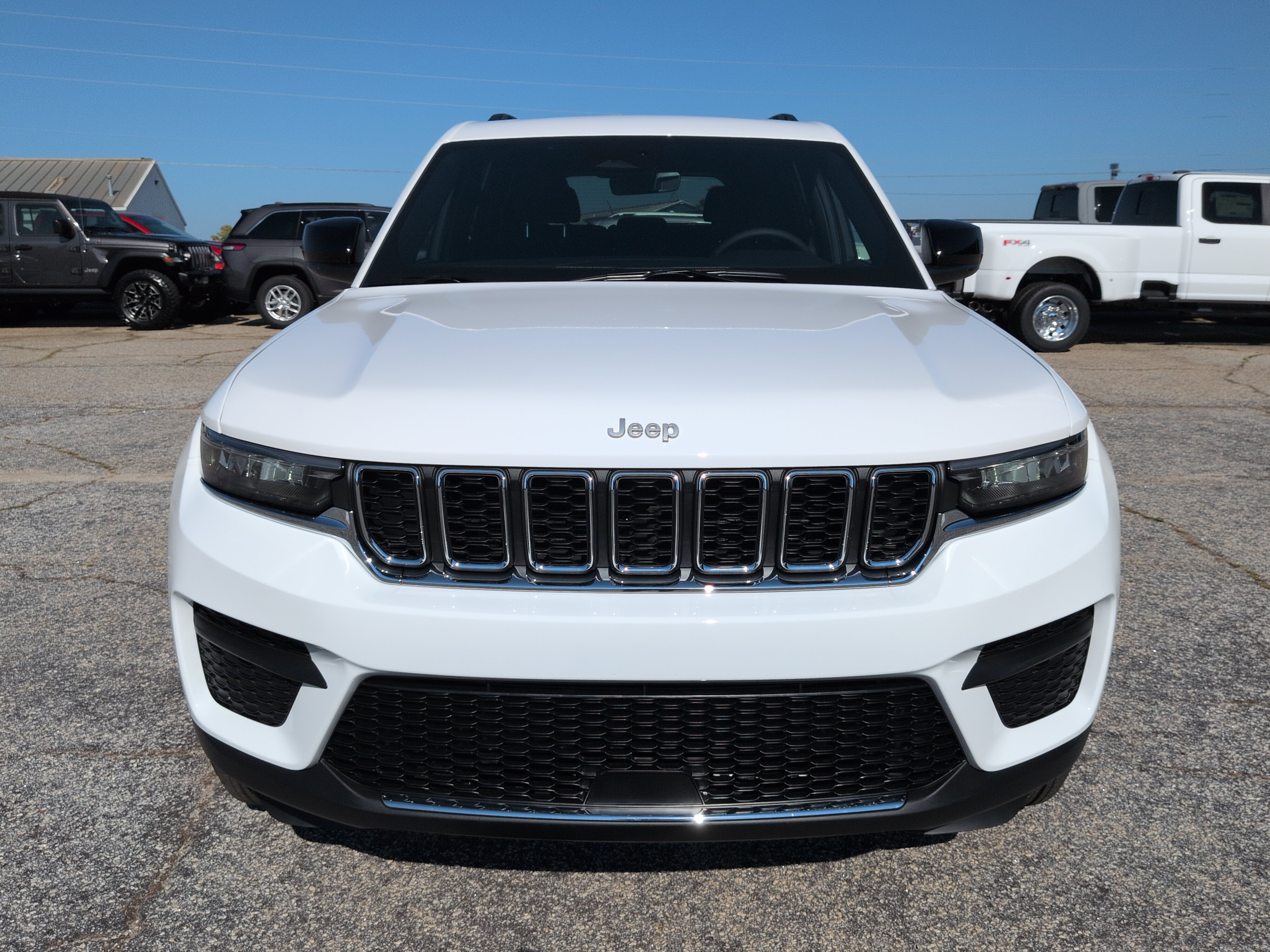 New 2026 Jeep Grand Cherokee Laredo X RWD image 7