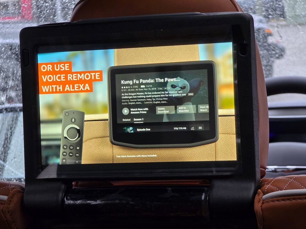 New 2026 Chrysler Pacifica Pinnacle image 12