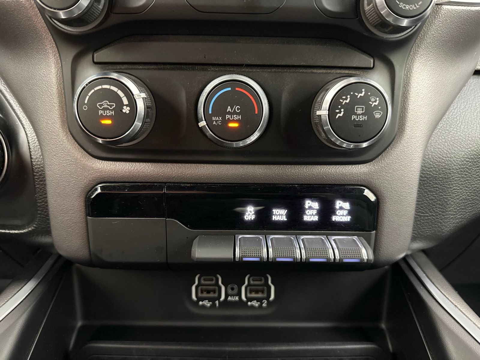 Used 2022 RAM 1500 Big Horn AWD/4WD image 24