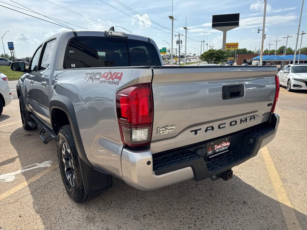Used 2019 Toyota Tacoma TRD Off-Road w/ Technology Package AWD/4WD image 6