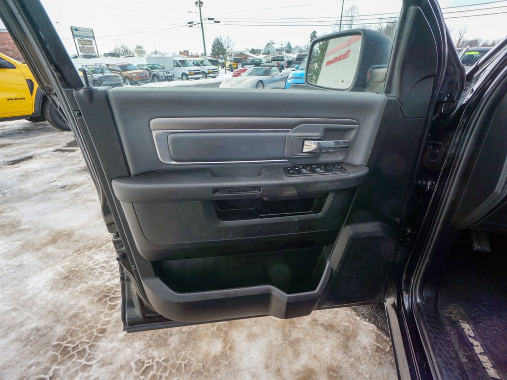 Used 2021 RAM 1500 Classic SLT image 15