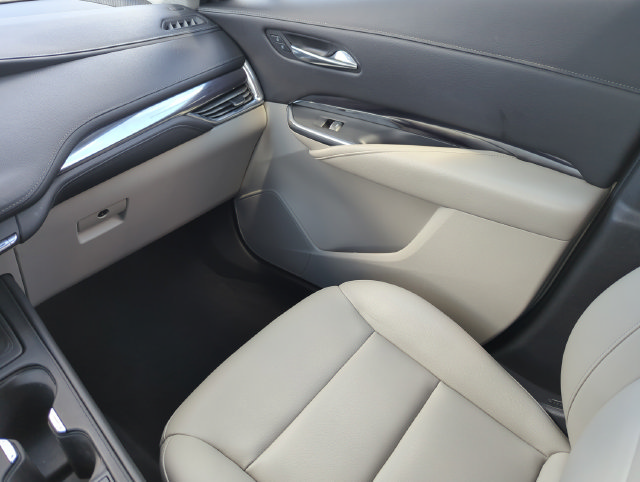 Used 2019 Cadillac XT4 Luxury FWD image 27