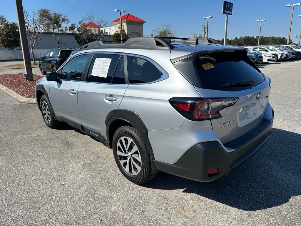 Used 2025 Subaru Outback Premium image 9