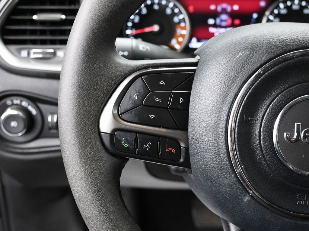 Used 2022 Jeep Renegade Latitude image 17