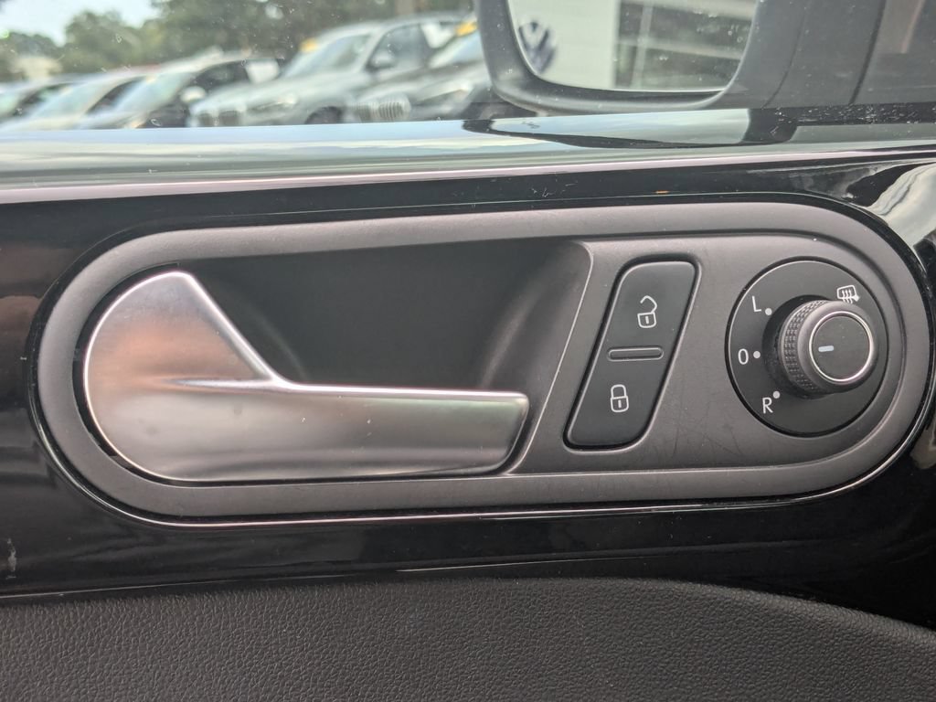 Used 2019 Volkswagen Beetle 2.0T Final Edition SEL FWD image 29